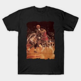 Young Michael Jordan vs Julius Erving Vintage T-Shirt